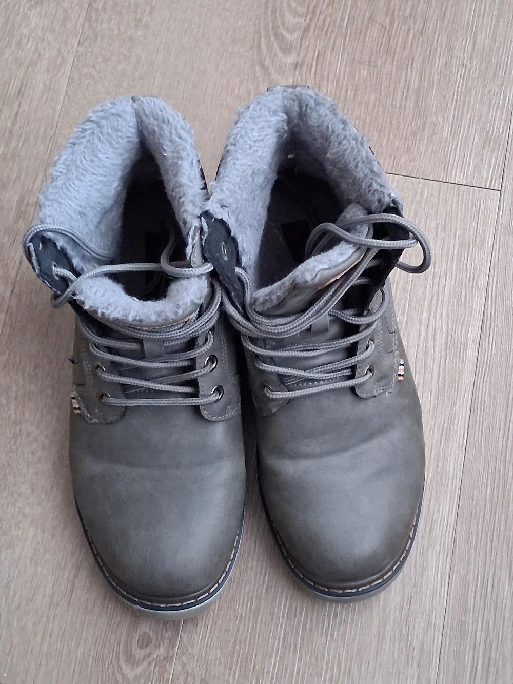 quatchi comfortable gray
